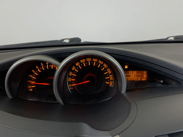 Toyota Verso 1.8, 2012 года, Вариатор, Серый
