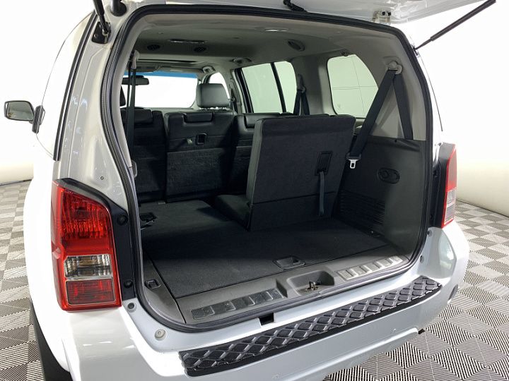 NISSAN Pathfinder 2.5, 2011 года, Автоматическая, БЕЛЫЙ