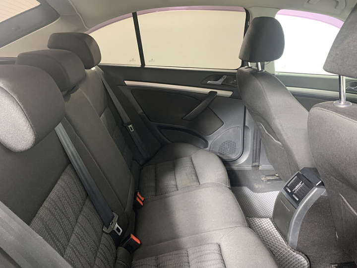SKODA Octavia 1.4, 2011 года, Механика, СЕРЫЙ