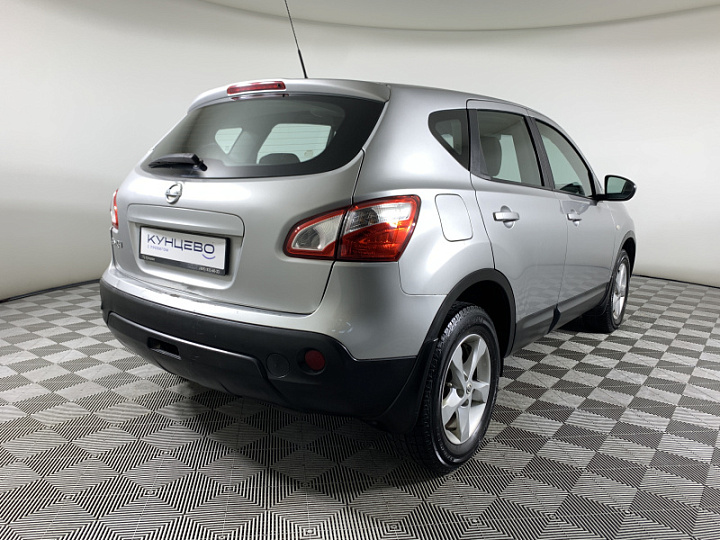 NISSAN Qashqai 1.6, 2013 года, Вариатор, Серебристый