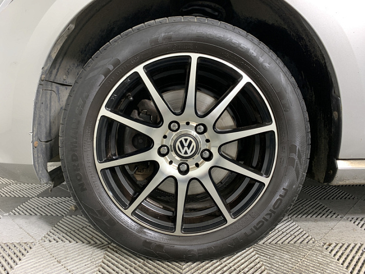 VOLKSWAGEN Golf 1.2, 2013 года, Робот, Серебристый