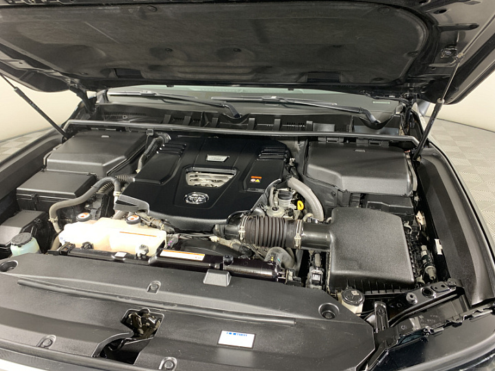 TOYOTA Land Cruiser 3.3, 2021 года, Автоматическая, ЧЕРНЫЙ