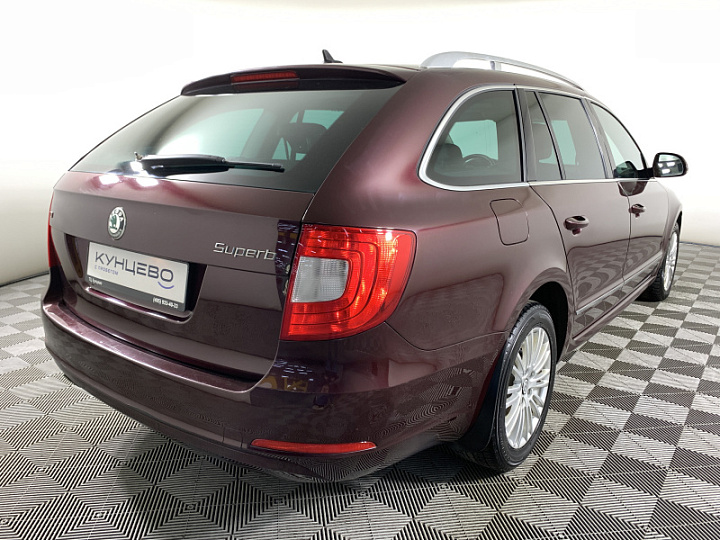 SKODA Superb 2, 2013 года, Робот, ТЕМНО-БОРДОВЫЙ