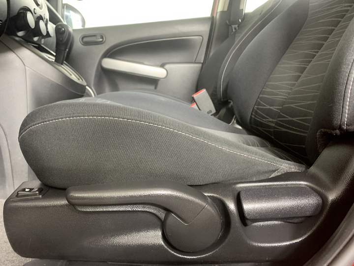 MAZDA 2 1.5, 2008 года, Автоматическая, КРАСНЫЙ