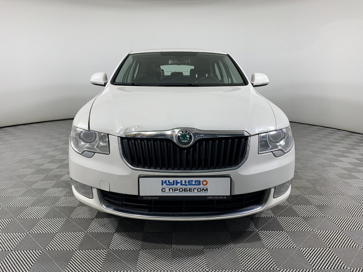 SKODA Superb 1.8, 2013 года, Робот, БЕЛЫЙ