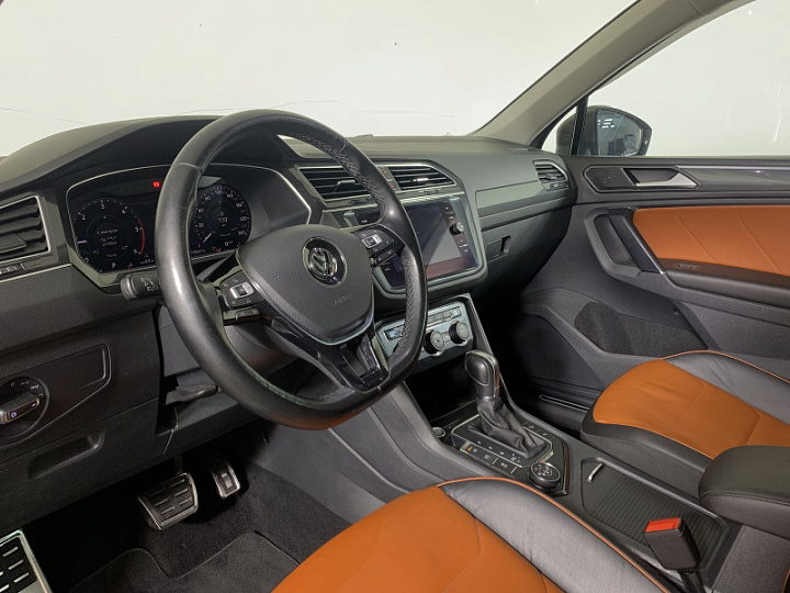 Volkswagen Tiguan 2, 2017 года, Робот, КОРИЧНЕВЫЙ