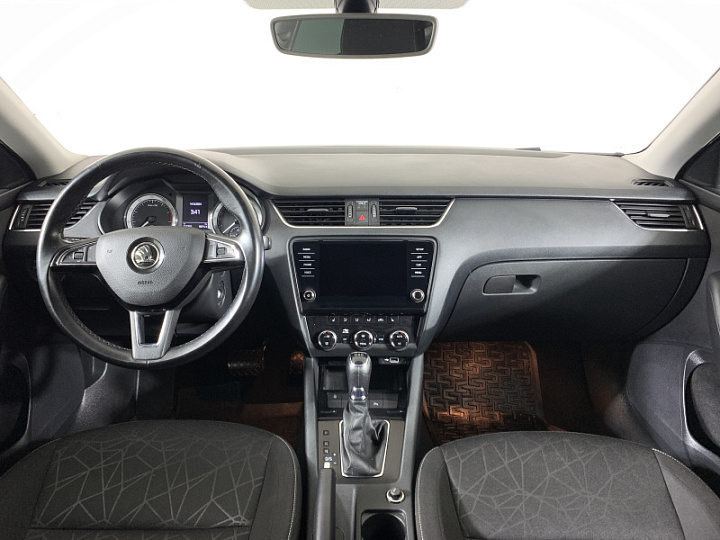SKODA Octavia 1.8, 2019 года, Робот, БЕЛЫЙ