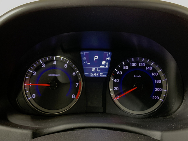 HYUNDAI Solaris 1.4, 2013 года, Автоматическая, Красный гранат