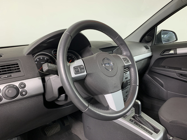 OPEL Astra 1.8, 2012 года, Автоматическая, Серебристый