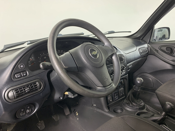 CHEVROLET Niva 1.7, 2017 года, Механика, Черно-синий