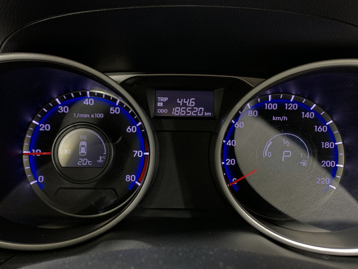 HYUNDAI ix35 2, 2012 года, Автоматическая, Серебристый
