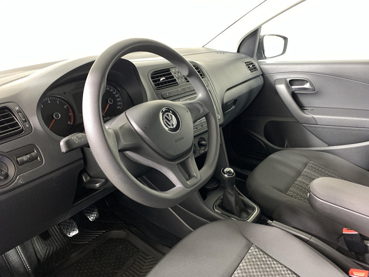 VOLKSWAGEN Polo 1.6, 2018 года, Механика, ЯРКО-СИНИЙ