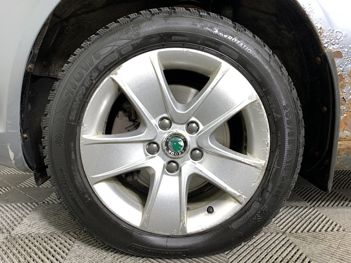 Skoda Octavia 1.8, 2013 года, Робот, Серый