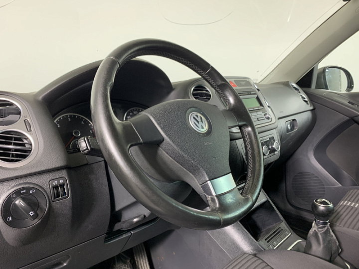 VOLKSWAGEN Tiguan 2, 2010 года, Механика, СЕРЫЙ