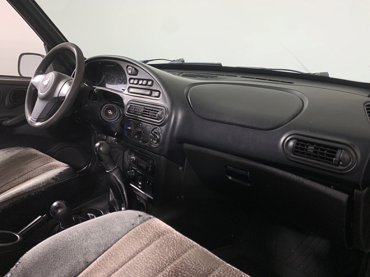 CHEVROLET Niva 1.7, 2011 года, Механика, Серебристый металлик