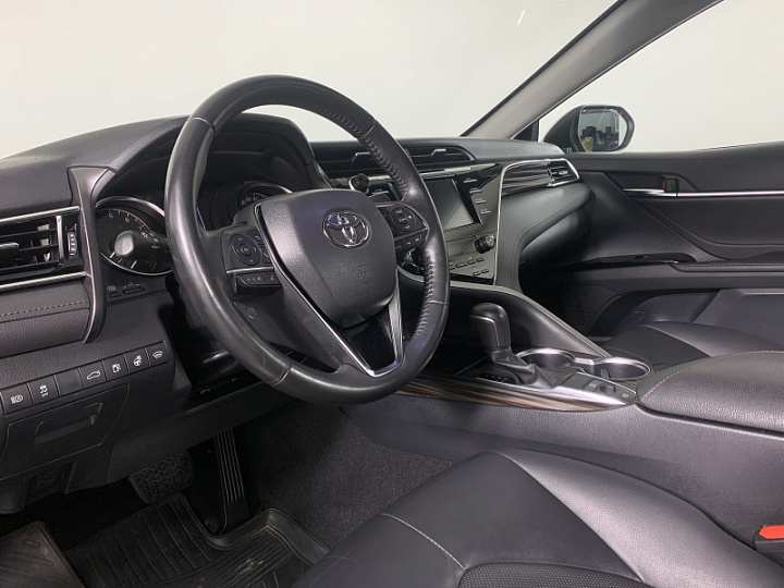 TOYOTA Camry 2.5, 2018 года, Автоматическая, Серо-коричневый