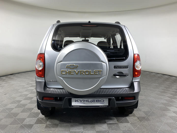 CHEVROLET Niva 1.6, 2011 года, Механика, Серебристый металлик