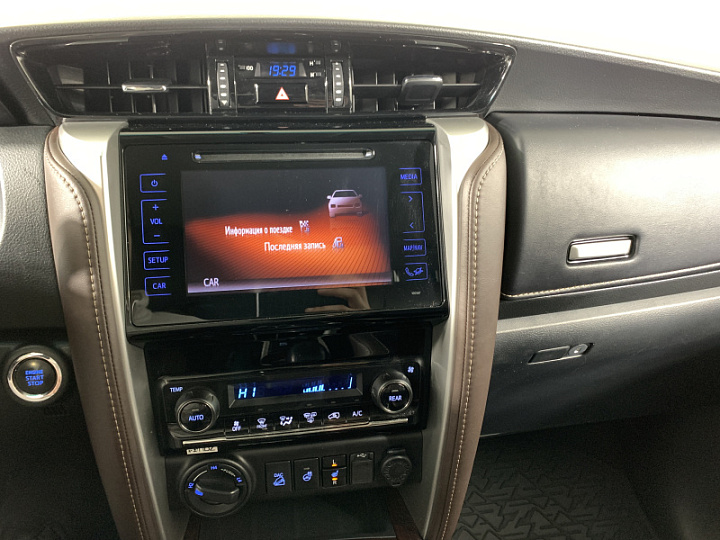 TOYOTA Fortuner 2.8, 2017 года, Автоматическая, Темно-Коричневый