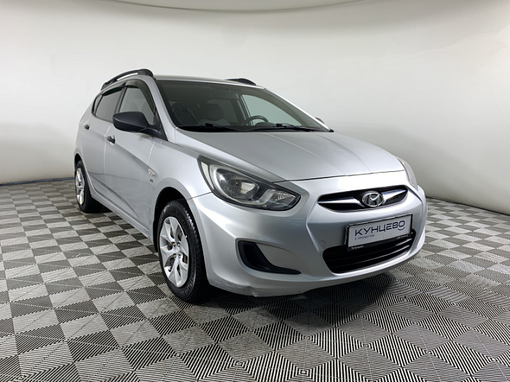 HYUNDAI Solaris 1.6, 2012 года, Автоматическая, Серебристый