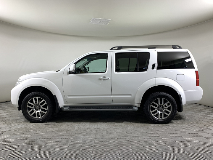 Nissan Pathfinder 2.5, 2011 года, Автоматическая, Не определен