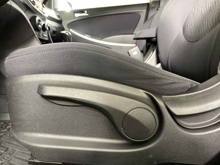 HYUNDAI Solaris 1.6, 2011 года, Автоматическая, Бежево-серый