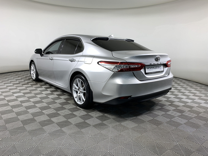 TOYOTA Camry 2.5, 2018 года, Автоматическая, Серебристый металлик