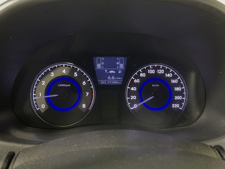 HYUNDAI Solaris 1.6, 2015 года, Механика, БЕЛЫЙ