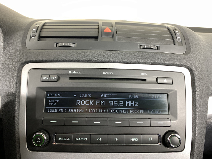 SKODA Octavia 1.6, 2012 года, Механика, ЗЕЛЕНЫЙ