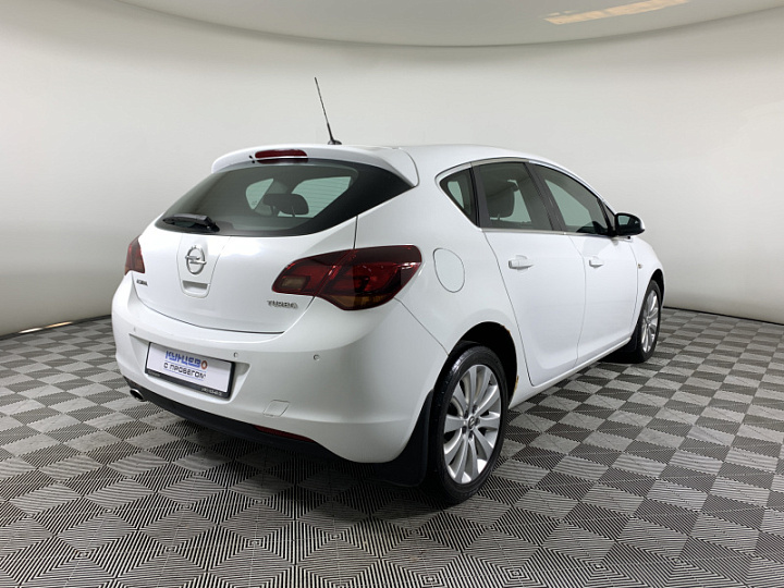 OPEL Astra 1.4, 2011 года, Автоматическая, БЕЛЫЙ