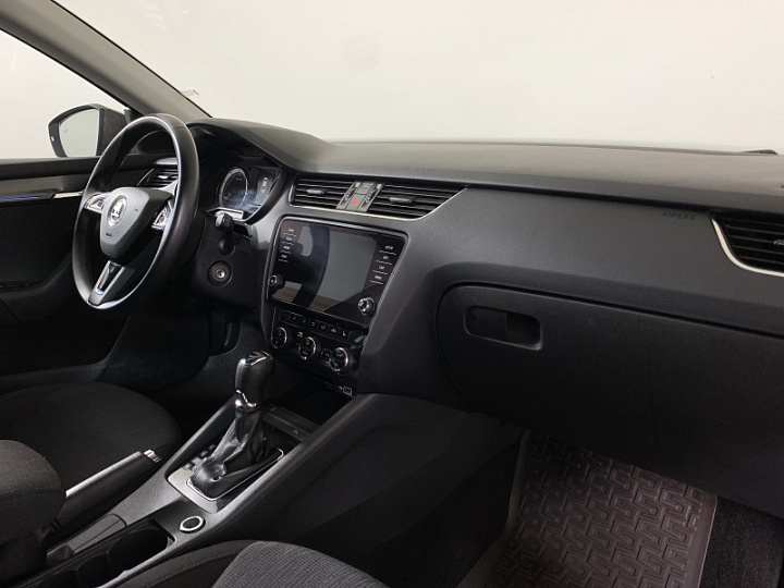 SKODA Octavia 1.4, 2018 года, Автоматическая, КОРИЧНЕВЫЙ