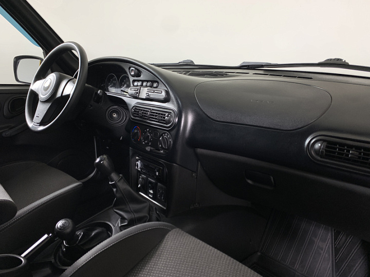 CHEVROLET Niva 1.7, 2018 года, Механика, БЕЛЫЙ