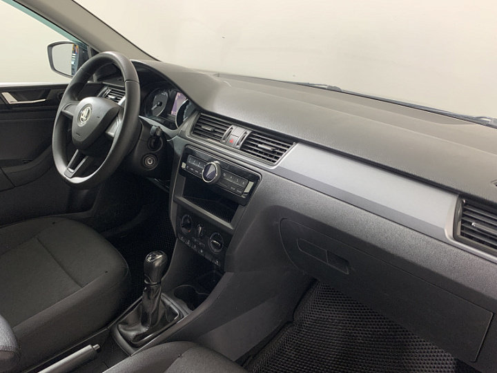 SKODA Rapid 1.6, 2018 года, Механика, ЧЕРНЫЙ