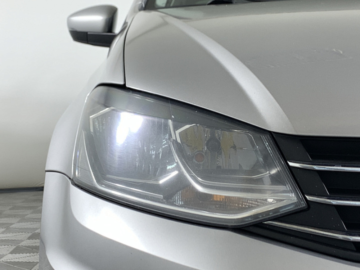 VOLKSWAGEN Polo 1.6, 2019 года, Механика, Серебристый
