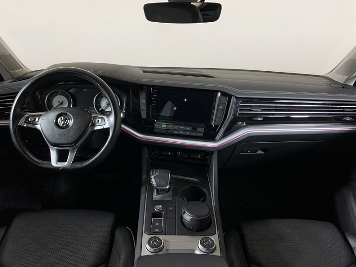 VOLKSWAGEN Touareg 2, 2019 года, Автоматическая, СЕРЫЙ