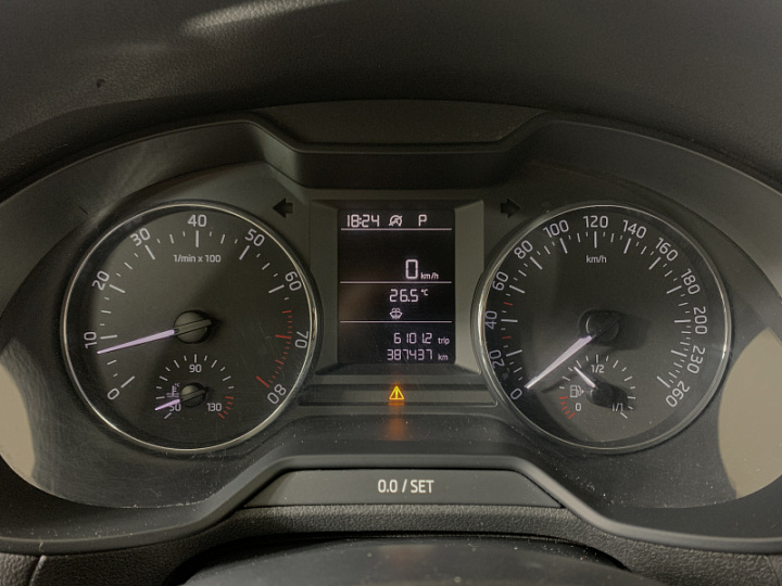 SKODA Octavia 1.2, 2013 года, Робот, БЕЛЫЙ ЖЕЛТЫЙ СЕРЫЙ