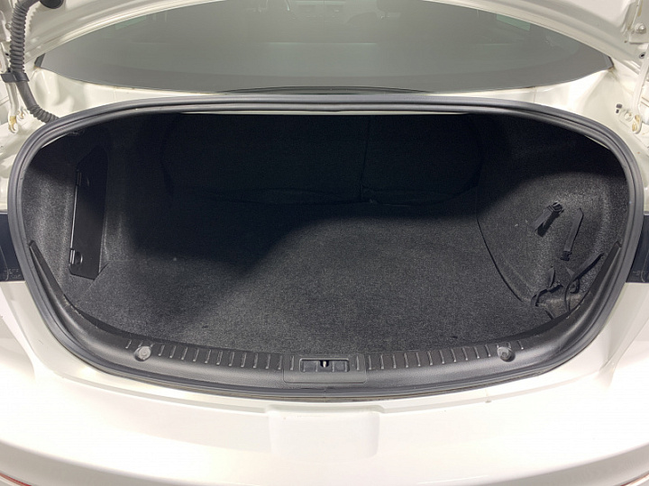 MAZDA 3 1.6, 2012 года, Автоматическая, БЕЛЫЙ
