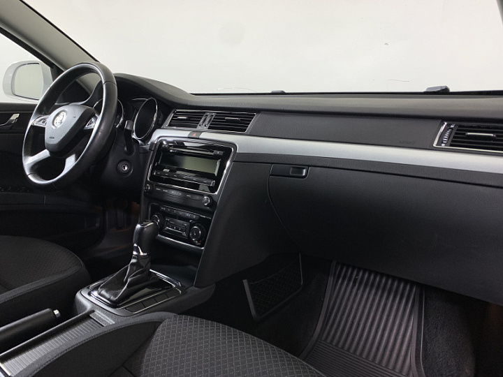 Skoda Superb 1.8, 2015 года, Автоматическая, Белый