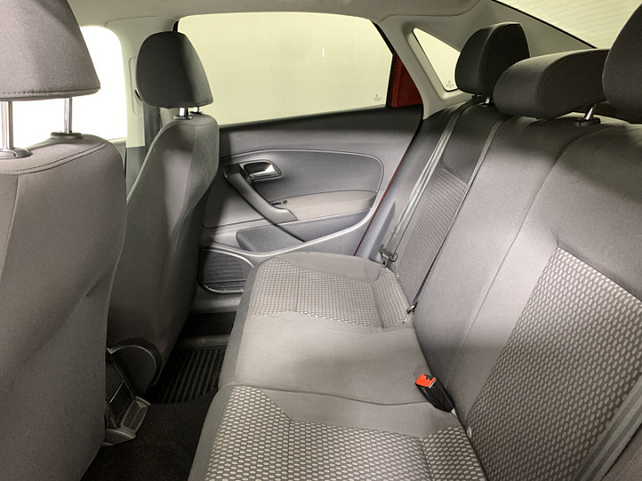 VOLKSWAGEN Polo 1.6, 2011 года, Автоматическая, ВИШНЕВО-КРАСНЫЙ