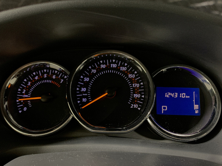 RENAULT Sandero Stepway 1.6, 2015 года, Автоматическая, БЕЖЕВЫЙ