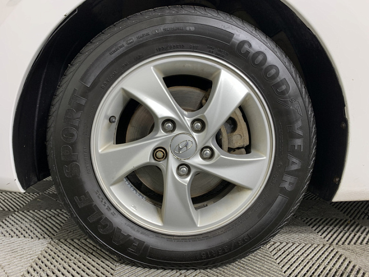 HYUNDAI Avante 1.6, 2012 года, Автоматическая, БЕЛЫЙ
