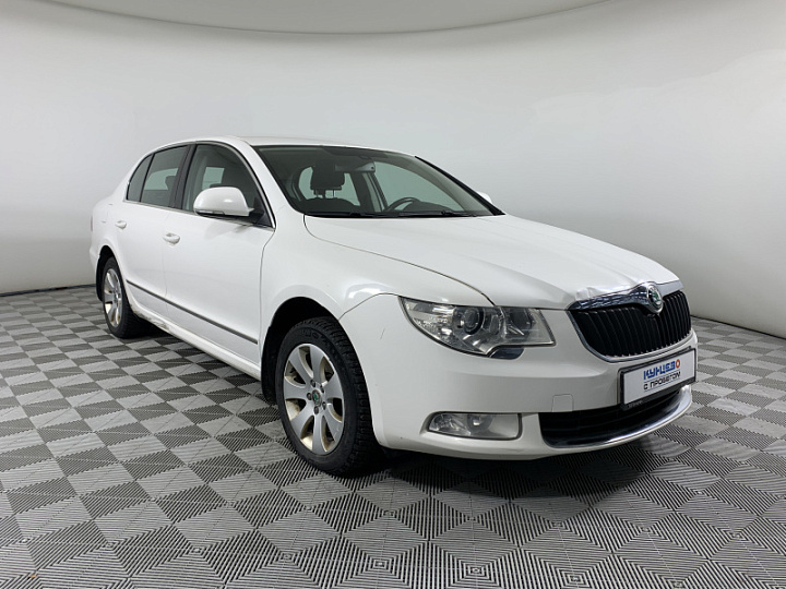 SKODA Superb 1.8, 2013 года, Робот, БЕЛЫЙ