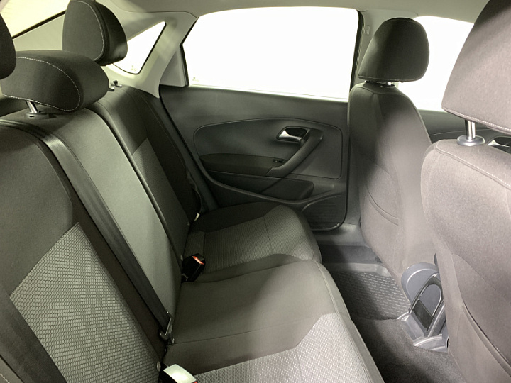 VOLKSWAGEN Polo 1.6, 2017 года, Автоматическая, Серебристый