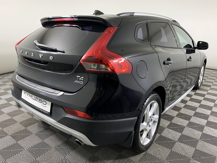 Volvo V40 2, 2014 года, Автоматическая, Черный
