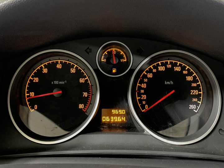 Opel Astra 1.6, 2012 года, Механика, Черный