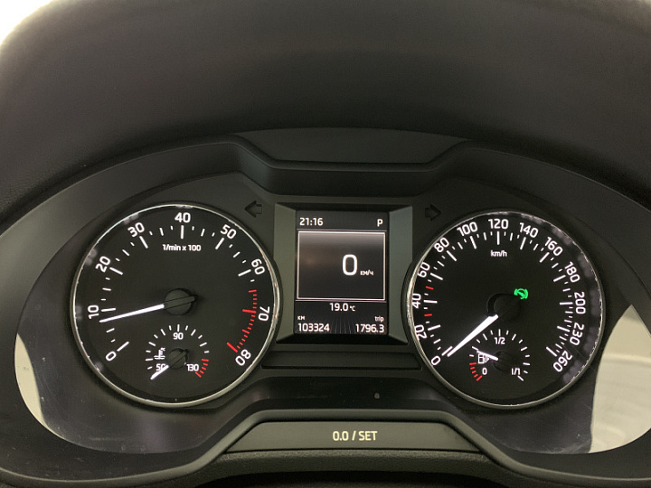 SKODA Octavia 1.4, 2015 года, Робот, ЧЕРНЫЙ