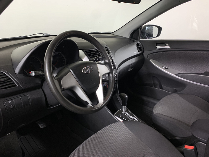 Hyundai Solaris 1.4, 2013 года, Автоматическая, Серый