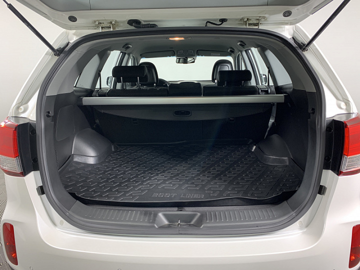 KIA Sorento 2.4, 2015 года, Автоматическая, БЕЛЫЙ