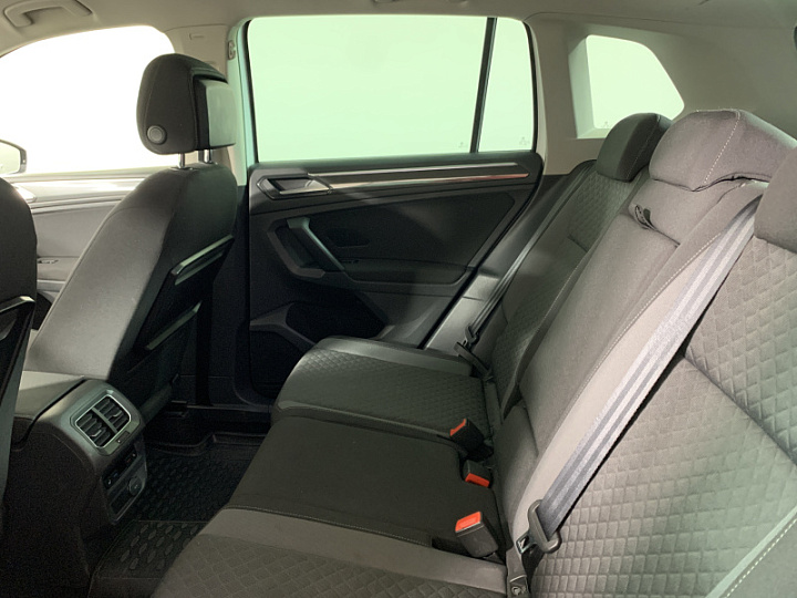 VOLKSWAGEN Tiguan 2, 2016 года, Робот, БЕЛЫЙ