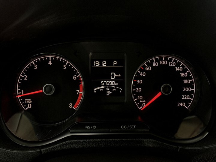 VOLKSWAGEN Polo 1.6, 2018 года, Автоматическая, КОРИЧНЕВЫЙ