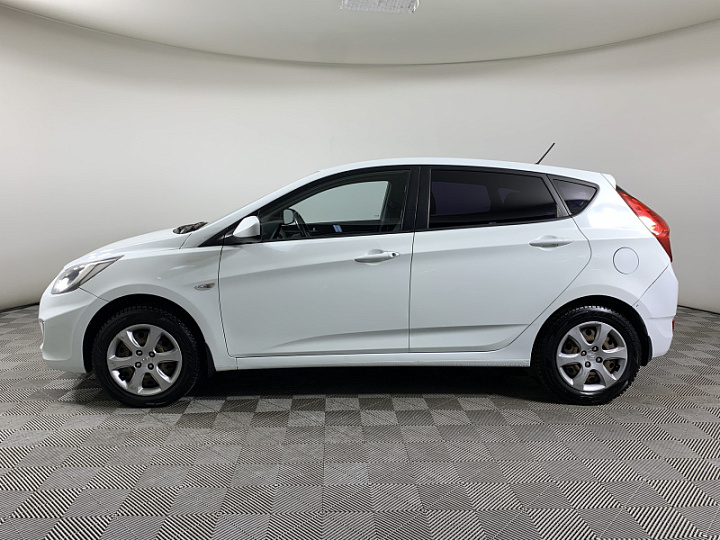 Hyundai Solaris 1.6, 2011 года, Автоматическая, Не определен